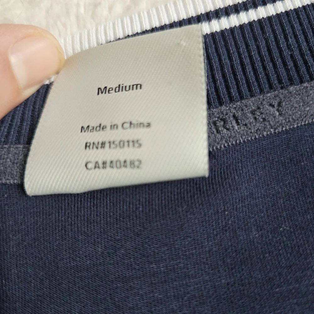 Varley Iona V-neck Sweatshirt in Navy. - Picture 13 of 16